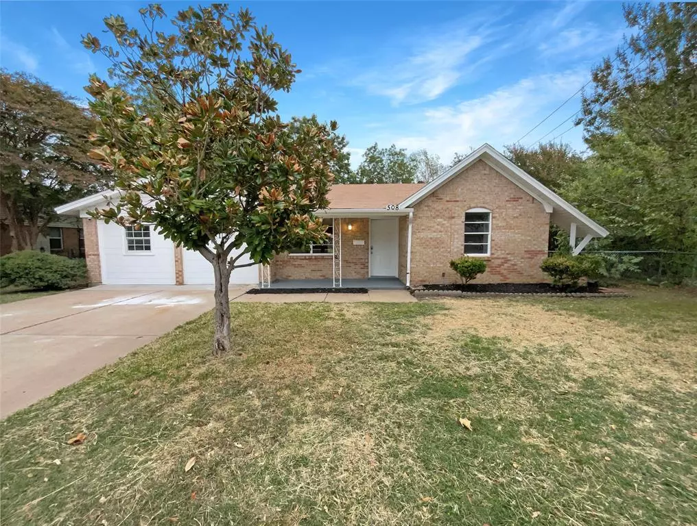 Burleson, TX 76028,508 Tarrant Avenue