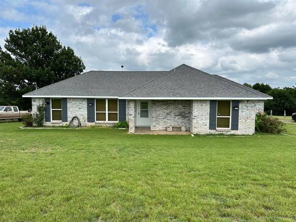 497 County Road 4642, Trenton, TX 75490