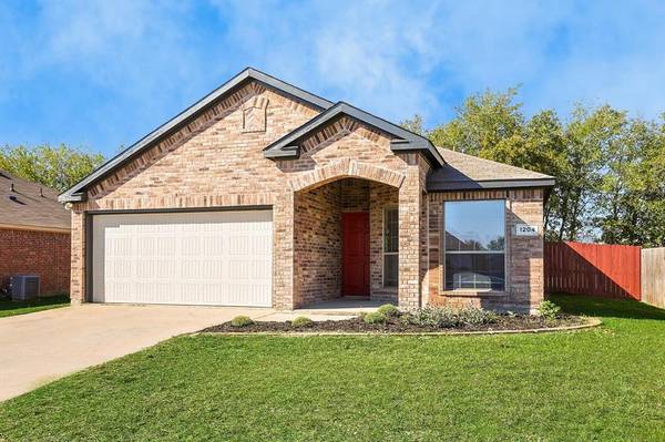 1204 Primrose Drive, Sanger, TX 76266