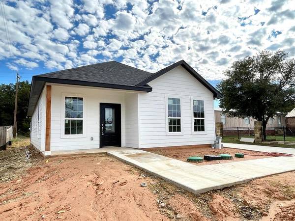 1013 Colorado River Drive, Granbury, TX 76048