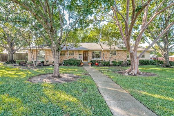 4146 Meadowdale Lane,  Dallas,  TX 75229