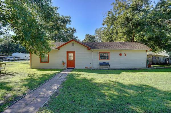 2501 Thomas Road, Haltom City, TX 76117