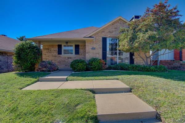 1816 Water Oak Drive, Lewisville, TX 75067