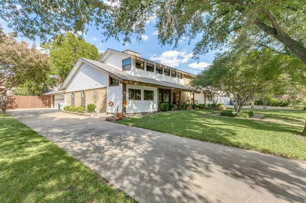 2813 Raintree Drive, Carrollton, TX 75006