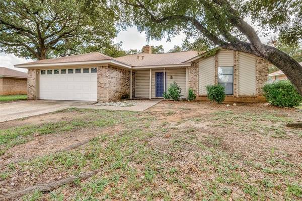 225 Oakhaven Drive, Grand Prairie, TX 75050