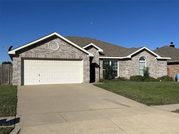 229 Rock Hill Drive, Crowley, TX 76036