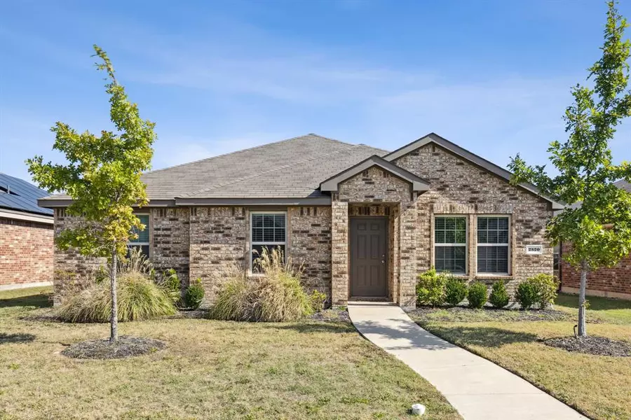 2520 Brentwood Drive, Lancaster, TX 75134