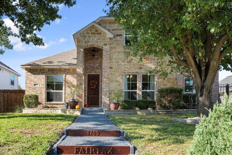 1709 Fairfax Drive, Mansfield, TX 76063