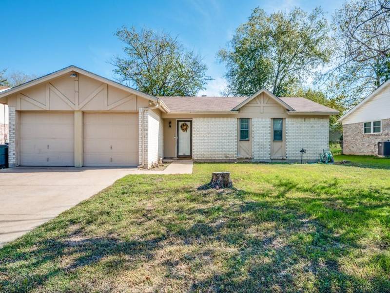 220 N Heights Drive, Crowley, TX 76036