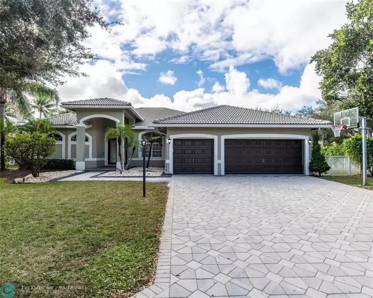 10668 NW 69th St, Parkland, FL 33076