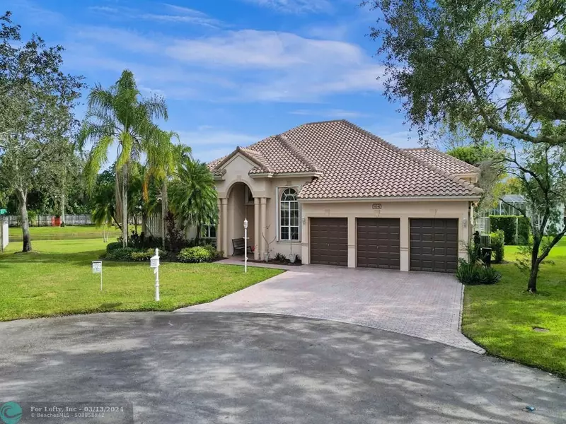 16242 Cayuga Cir, Davie, FL 33331