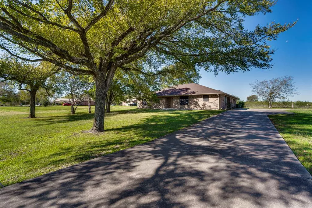 Groesbeck, TX 76642,909 Mcclintic Drive