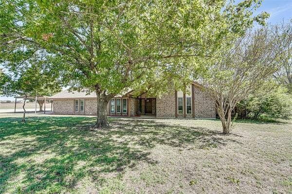 910 Rock Creek Drive, Oak Leaf, TX 75154