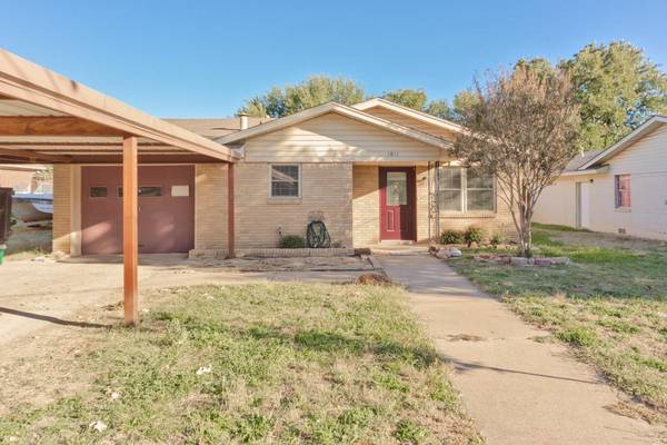 1811 Carpenter Street, Bridgeport, TX 76426