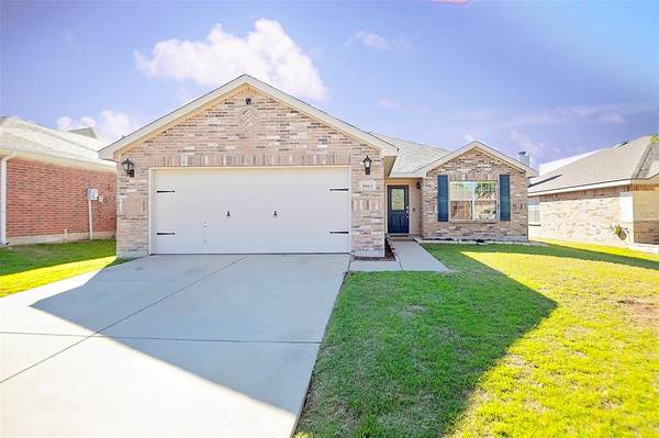 8413 Shallow Creek Drive, Fort Worth, TX 76179