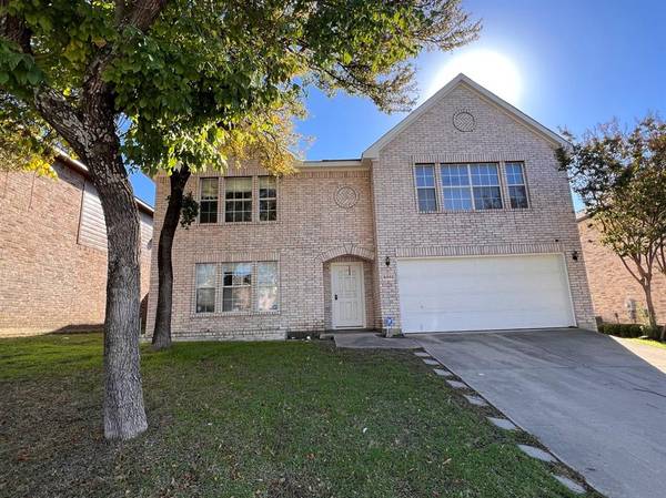 6512 Willow Oak Court, Fort Worth, TX 76112