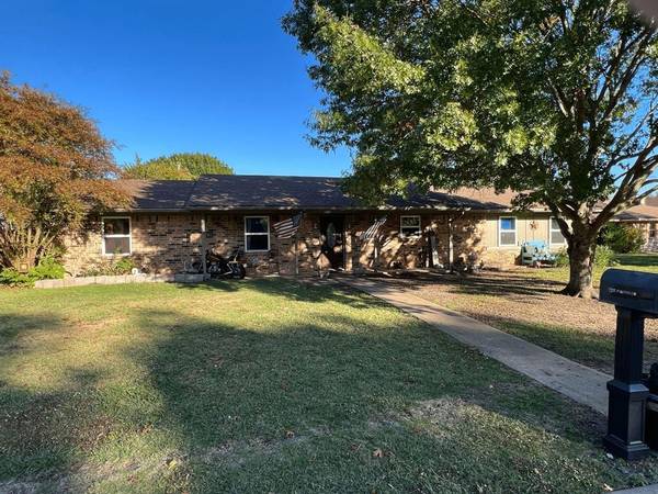 750 W Jefferson Street, Van Alstyne, TX 75495