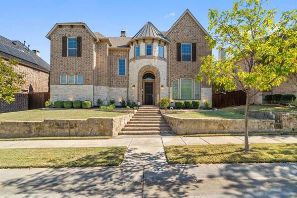 533 Lavaine Lane, Lewisville, TX 75056