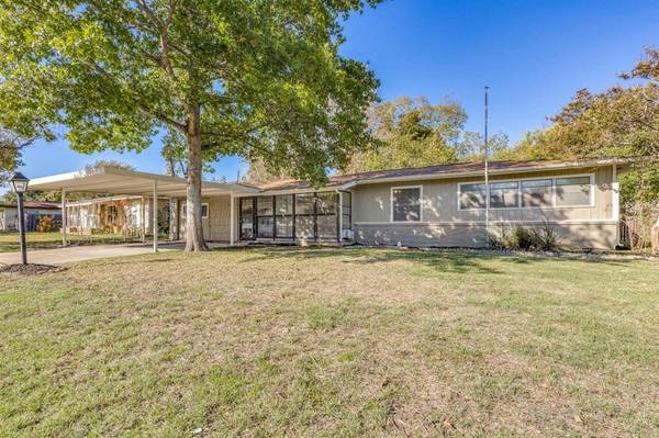 5213 Mallory Drive, Haltom City, TX 76117