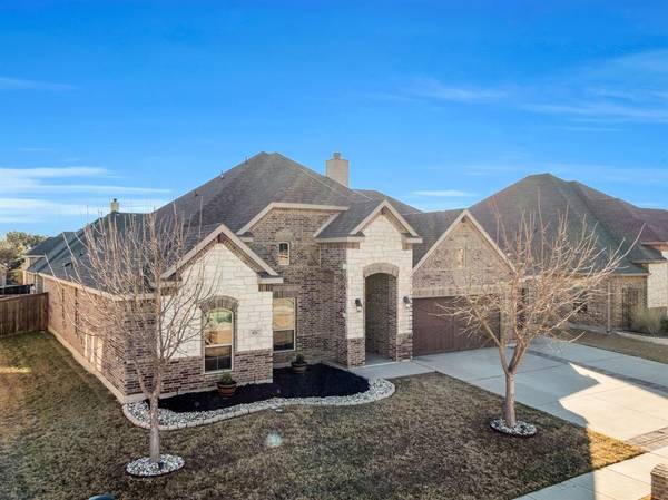 426 Whispering Willow Drive, Midlothian, TX 76065