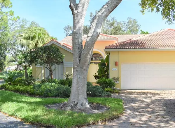 Naples, FL 34110,15218 STORRINGTON PL