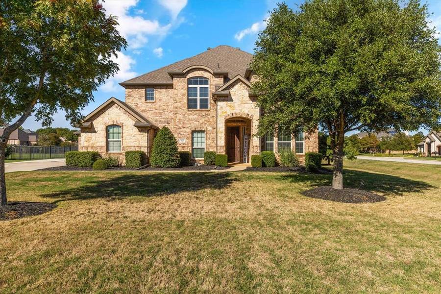 7025 Twin Hills Drive, Joshua, TX 76058