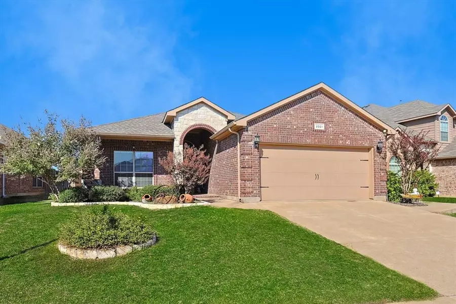 2021 Frosted Willow Lane, Fort Worth, TX 76177