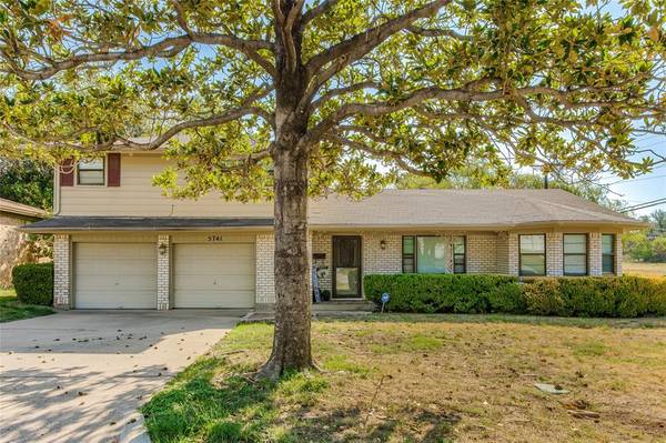 5741 Starling Circle, Haltom City, TX 76117