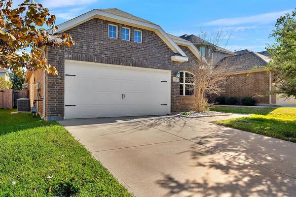 2736 Bretton Wood Drive, Fort Worth, TX 76244