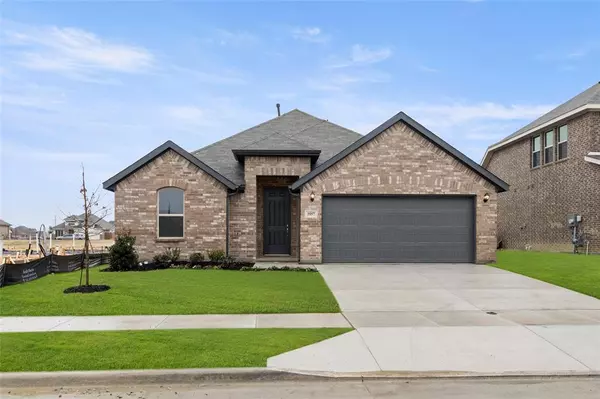 5957 Halls Lake Loop, Fort Worth, TX 76179