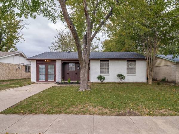 921 Shorehaven Drive,  Garland,  TX 75040