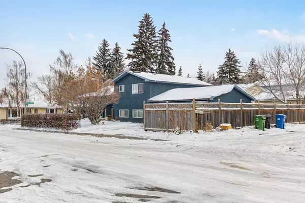 Calgary, AB T1Y 2Z5,188 Whiteglen CRES NE