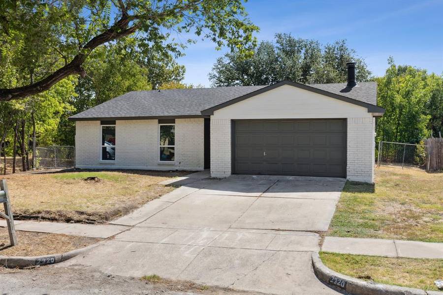 2320 Tallowood Court, Fort Worth, TX 76131