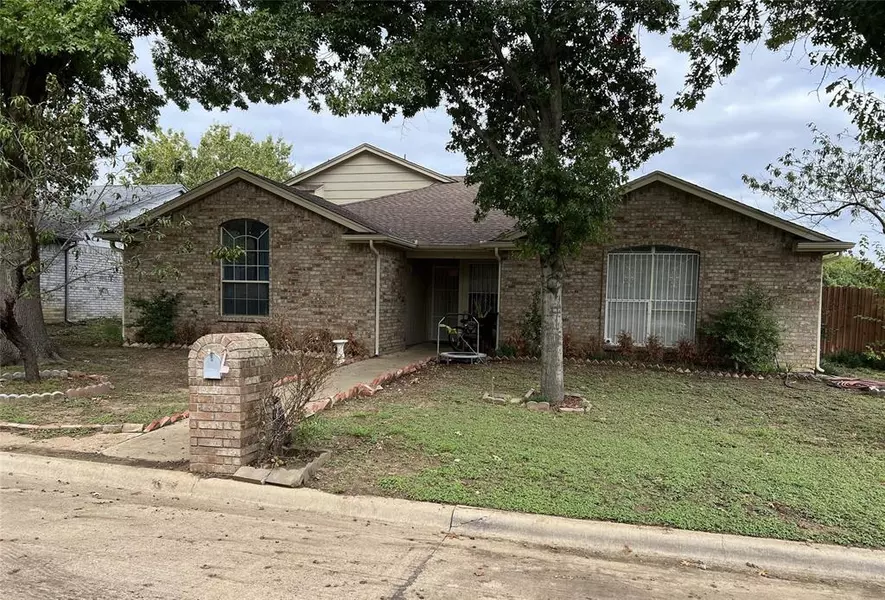 1023 Flower Drive, Arlington, TX 76017