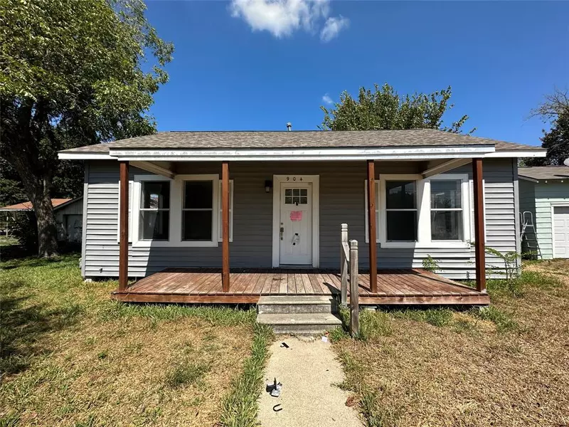 904 E Guadalupe Street, Victoria, TX 77901