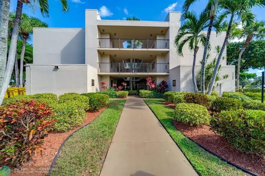 5280 Las Verdes Cir  #205, Delray Beach, FL 33484