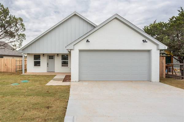 1319 Ridgeview Circle, Granbury, TX 76048