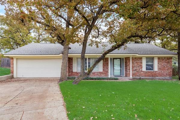 97 Regents Park, Bedford, TX 76022