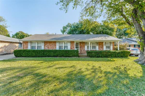 432 Summit Drive, Richardson, TX 75081