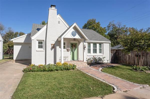 4512 Collinwood Avenue, Fort Worth, TX 76107