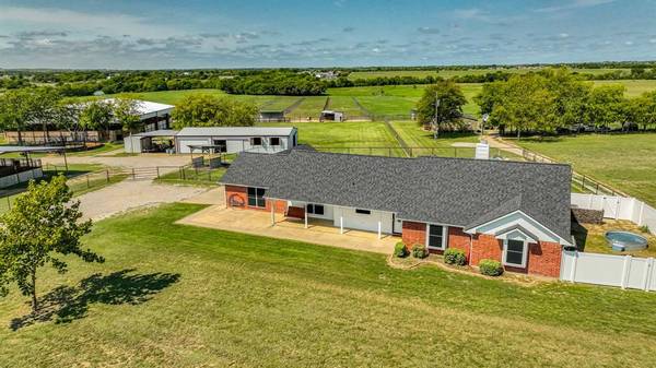 380 Heritage Creek Drive,  Rhome,  TX 76078