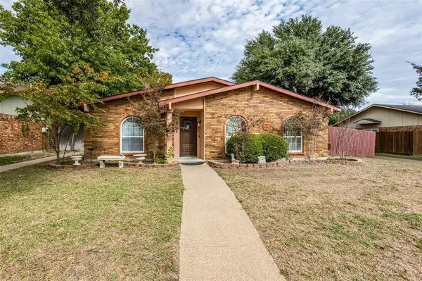 2901 Landershire Lane, Garland, TX 75044