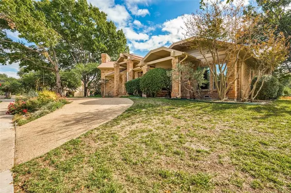 Irving, TX 75063,100 Creekside Court