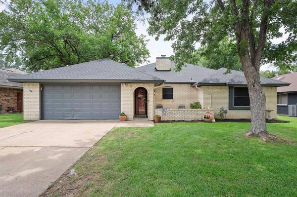 1014 Springfield Street, Mansfield, TX 76063