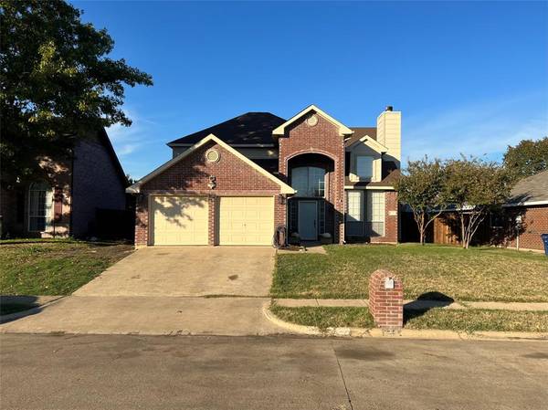 225 W Glen Meadow Drive, Glenn Heights, TX 75154