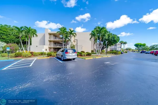 Delray Beach, FL 33484,5280 Las Verdes Cir  #205