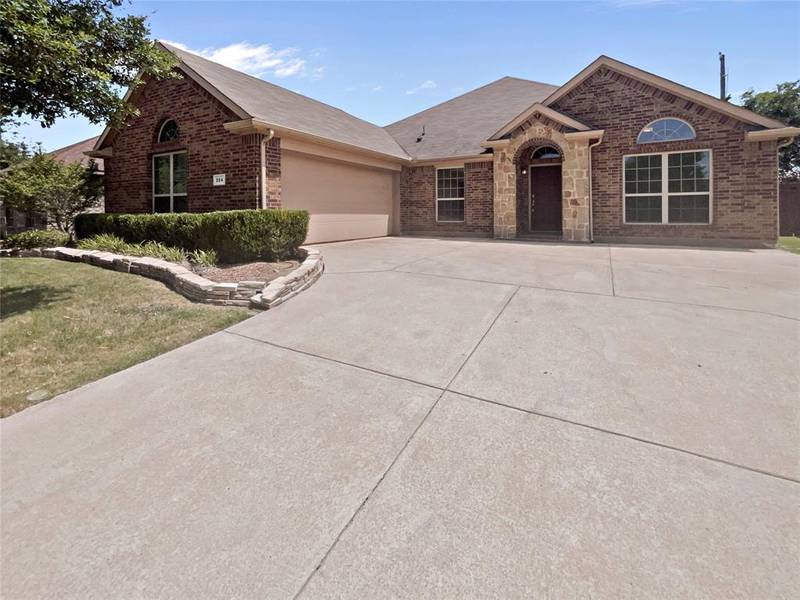 204 Conures Drive, Desoto, TX 75115