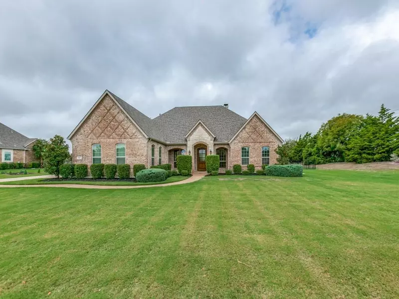 909 Amblewood Drive, Lucas, TX 75002