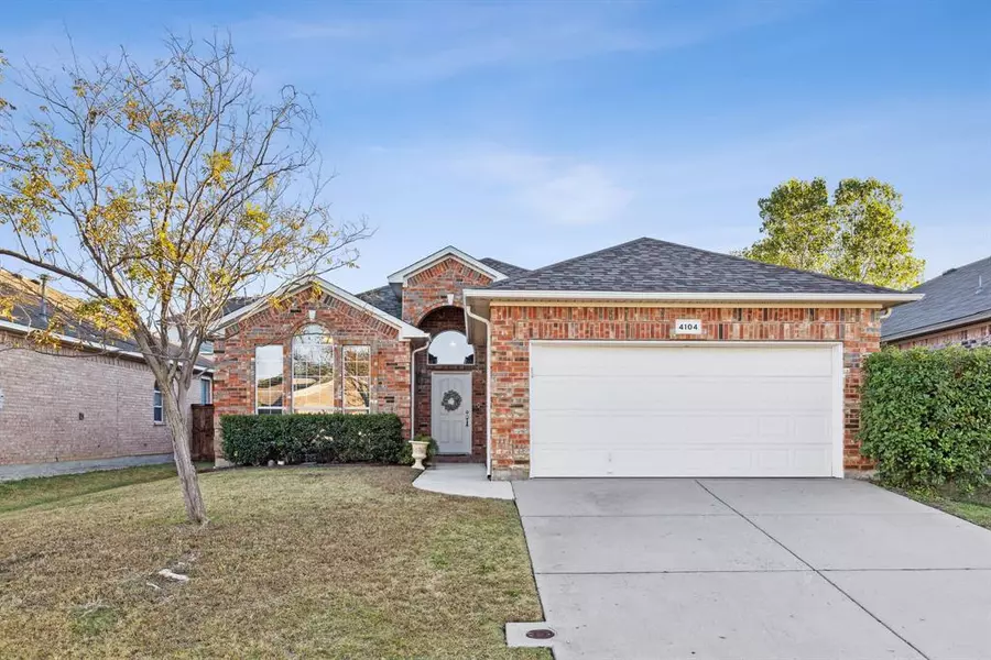 4104 Petersburg Drive, Fort Worth, TX 76244