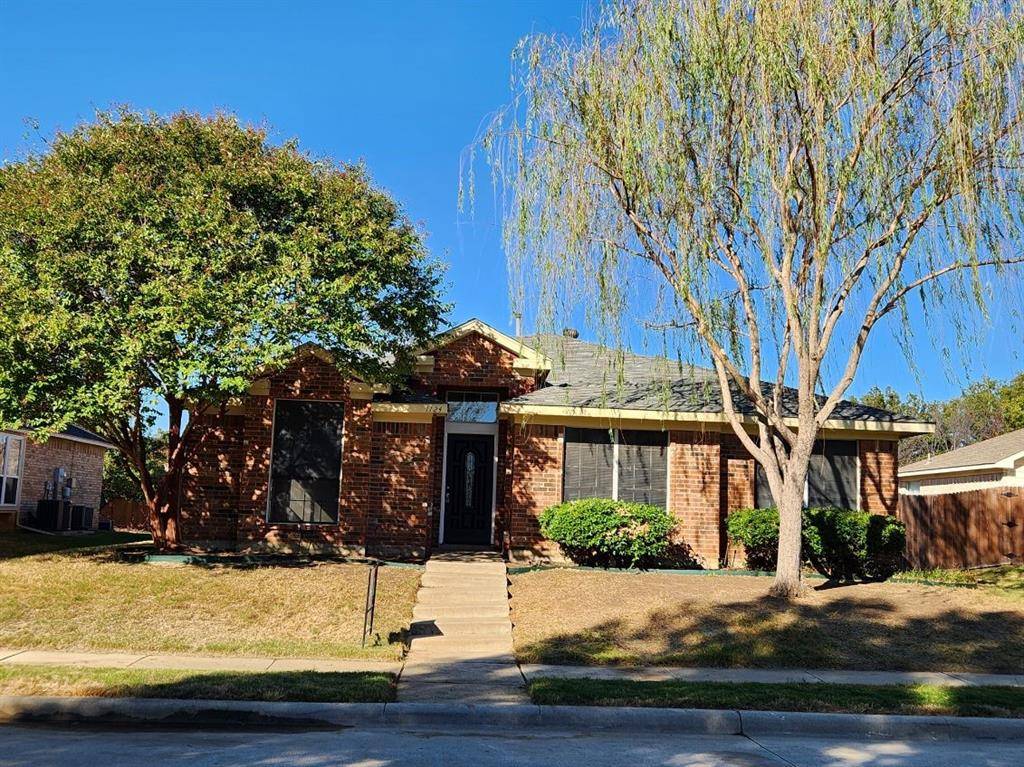 1124 Raleigh Drive,  Lewisville,  TX 75077